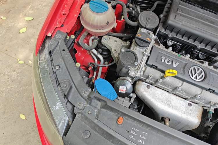 Used Volkswagen Polo 2013 1.6L Automatic Luxury Edition Engine Bay Right