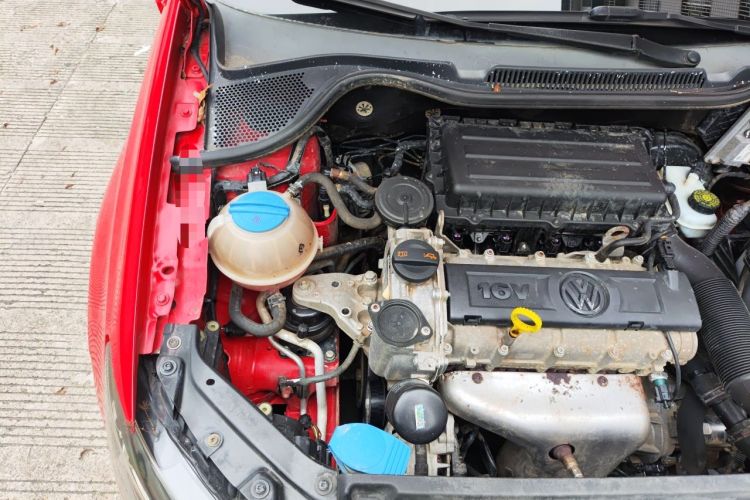Used Volkswagen Polo 2013 1.6L Automatic Comfort Edition Engine Bay Right