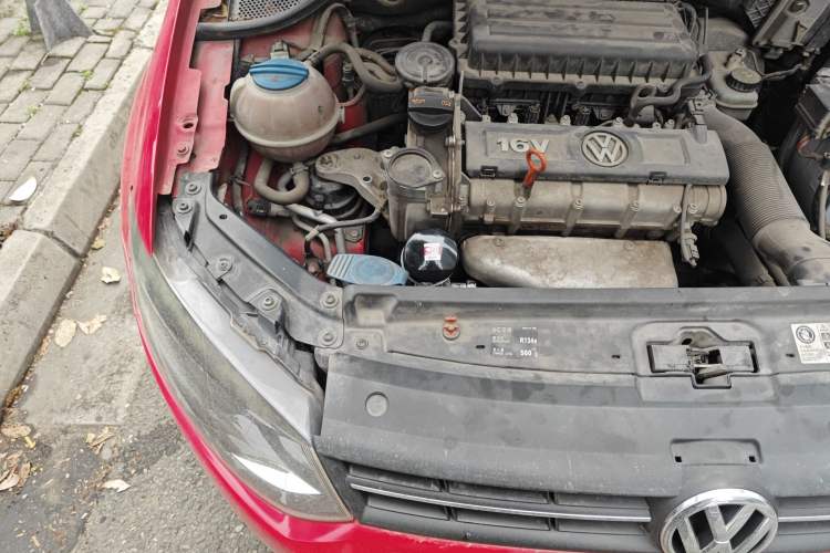 Used Volkswagen Polo 2013 1.4L Manual Fashion Edition Engine Bay Right