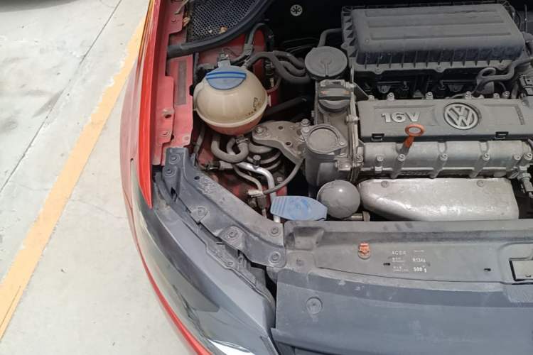 Used Volkswagen Polo 2013 1.4L Manual Fashion Edition Engine Bay Right