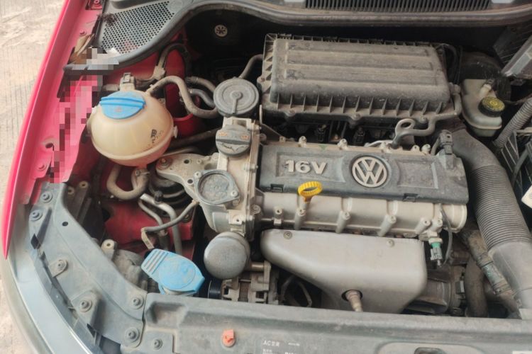 Used Volkswagen Polo 2013 1.6L Automatic Comfort Edition Engine Bay Right