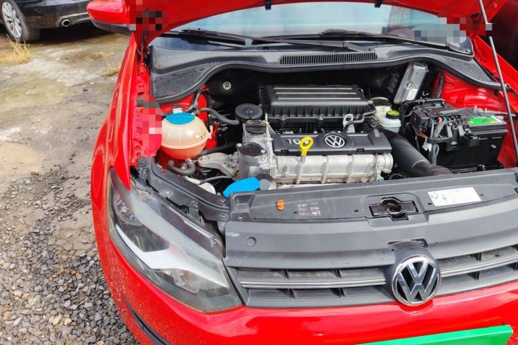 Used Volkswagen Polo 2013 1.6L Automatic Comfort Edition Engine Bay Right