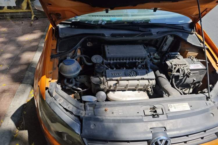 Used Volkswagen Polo 2013 1.6L Automatic Comfort Edition Engine Bay Right