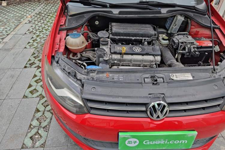 Used Volkswagen Polo 2013 1.6L Automatic Comfort Edition Engine Bay Right