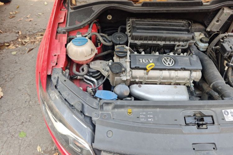 Used Volkswagen Polo 2013 1.6L Automatic Comfort Edition Engine Bay Right