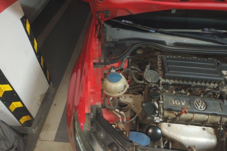 Used Volkswagen Polo 2013 1.4L Automatic Comfort Edition Engine Bay Right