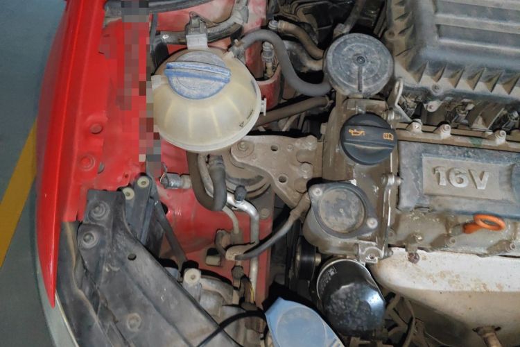 Used Volkswagen Polo 2013 1.4L Manual Comfort Edition Engine Bay Right