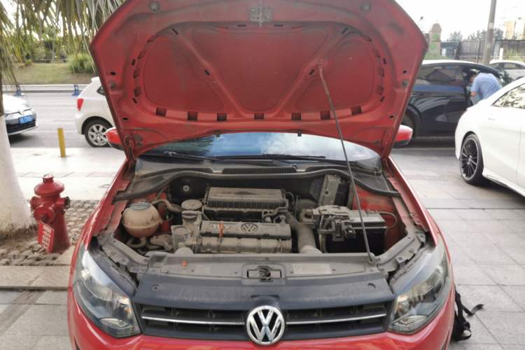 Used Volkswagen Polo 2013 1.4L Manual Fashion Edition Engine Bay