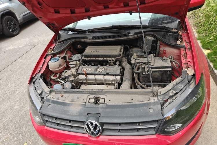 Used Volkswagen Polo 2013 1.4L Manual Fashion Edition Engine Bay