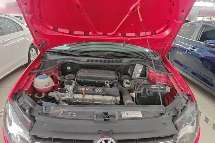 Used Volkswagen Polo 2013 1.4L Automatic Luxury Edition Engine Bay
