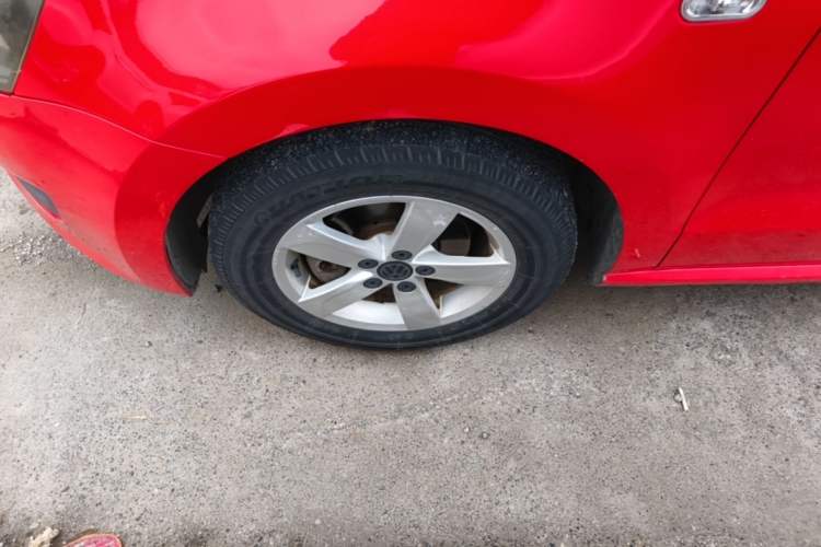 Used Volkswagen Polo 2013 1.4L Manual Fashion Edition Exterior 4