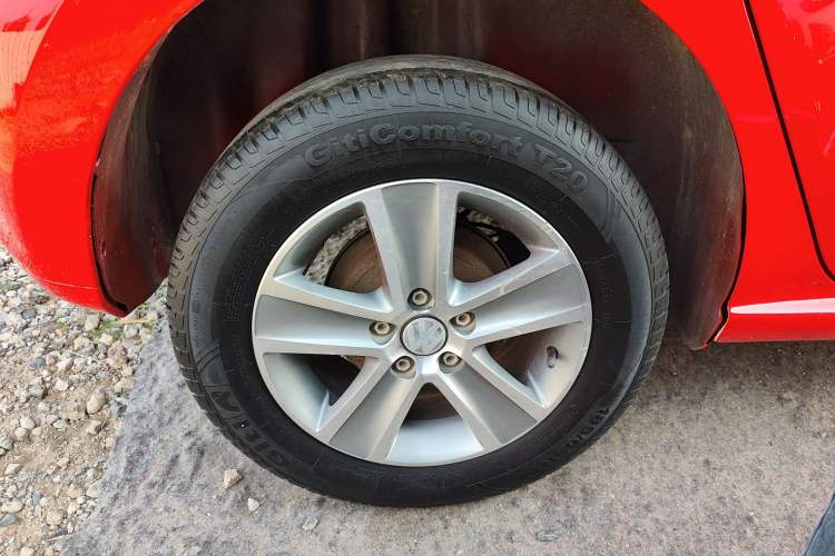 Used Volkswagen Polo 2013 1.4L Manual Fashion Edition Exterior 8