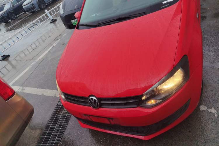 Used Volkswagen Polo 2013 1.4L Manual Fashion Edition Front