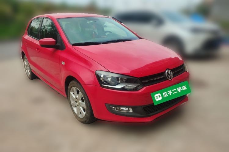 Used Volkswagen Polo 2013 1.6L Automatic Comfort Edition Front Right 45 Deg