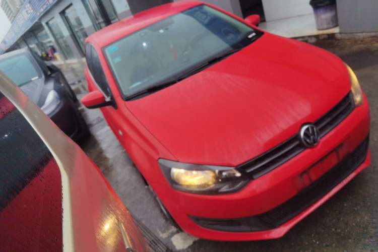Used Volkswagen Polo 2013 1.4L Manual Fashion Edition Front Right 45 Deg