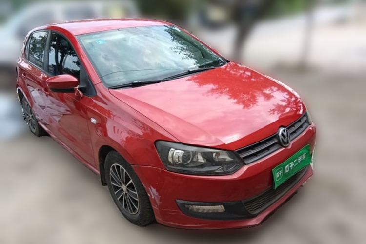 Used Volkswagen Polo 2013 1.4L Manual Fashion Edition Front Right 45 Deg