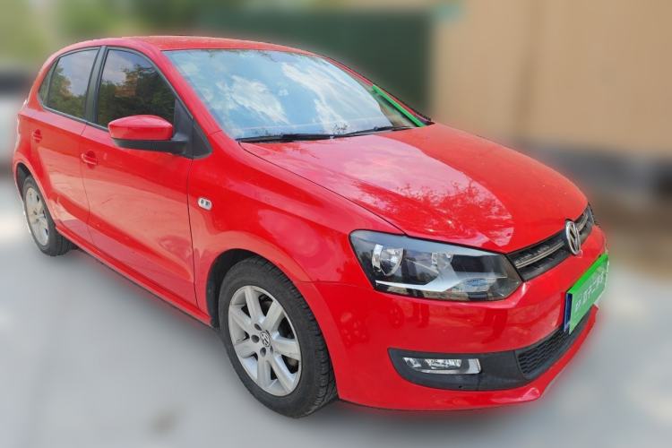 Used Volkswagen Polo 2013 1.4L Automatic Comfort Edition Front Right 45 Deg