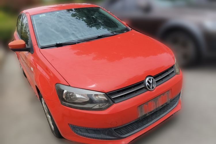 Used Volkswagen Polo 2013 1.4L Manual Fashion Edition Front Right 45 Deg
