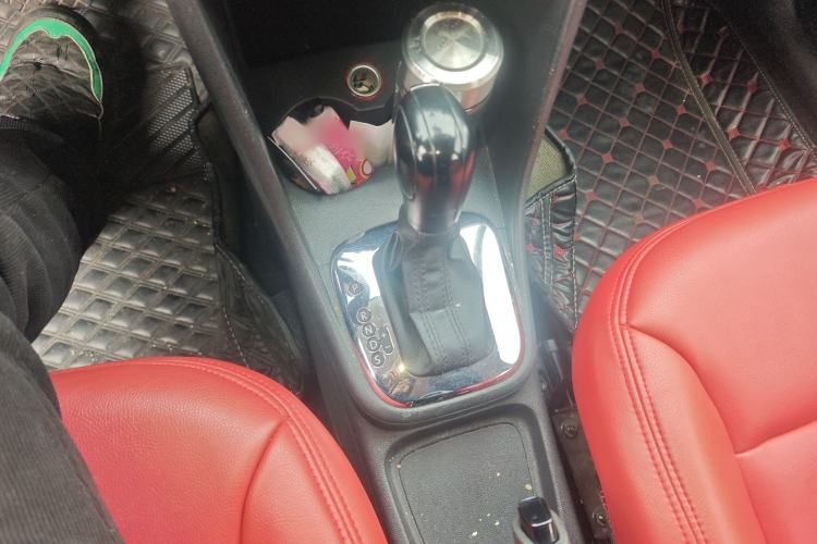 Used Volkswagen Polo 2013 1.4L Automatic Comfort Edition Gear Lever