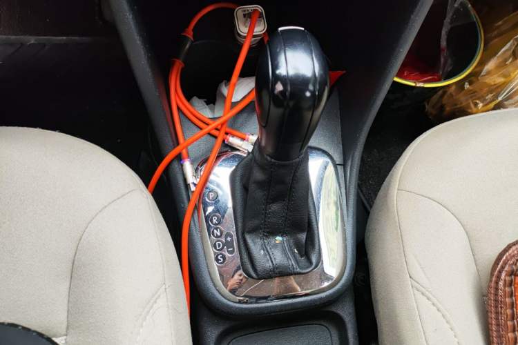 Used Volkswagen Polo 2013 1.6L Automatic Comfort Edition Gear Lever