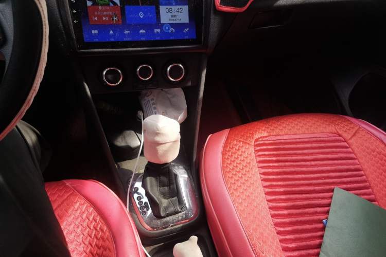 Used Volkswagen Polo 2013 1.6L Automatic Comfort Edition Gear Lever
