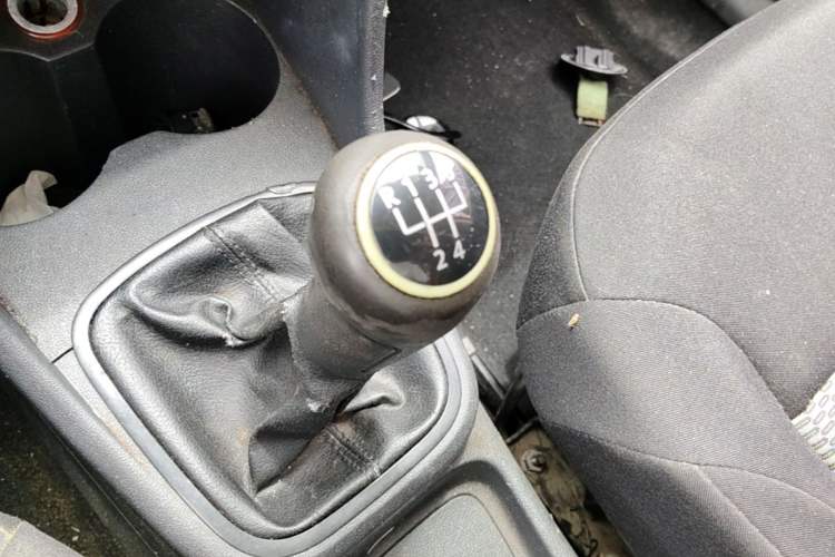 Used Volkswagen Polo 2013 1.4L Manual Fashion Edition Gear Lever