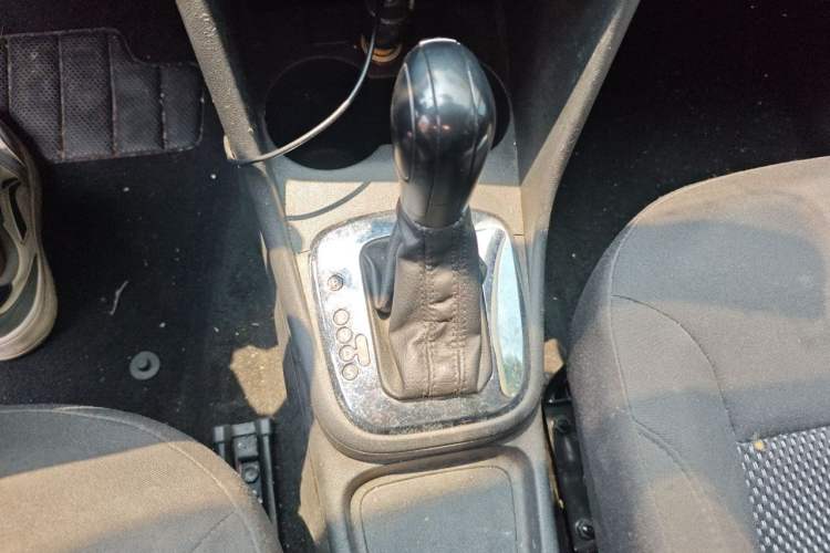 Used Volkswagen Polo 2013 1.4L Automatic Comfort Edition Gear Lever