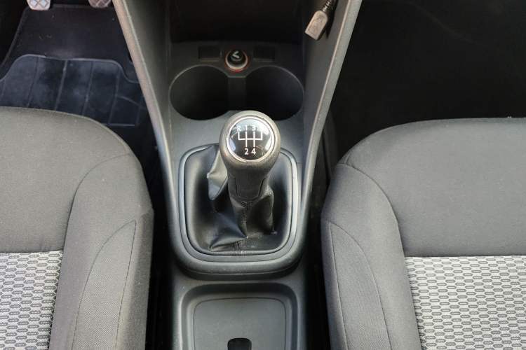 Used Volkswagen Polo 2013 1.4L Manual Fashion Edition Gear Lever