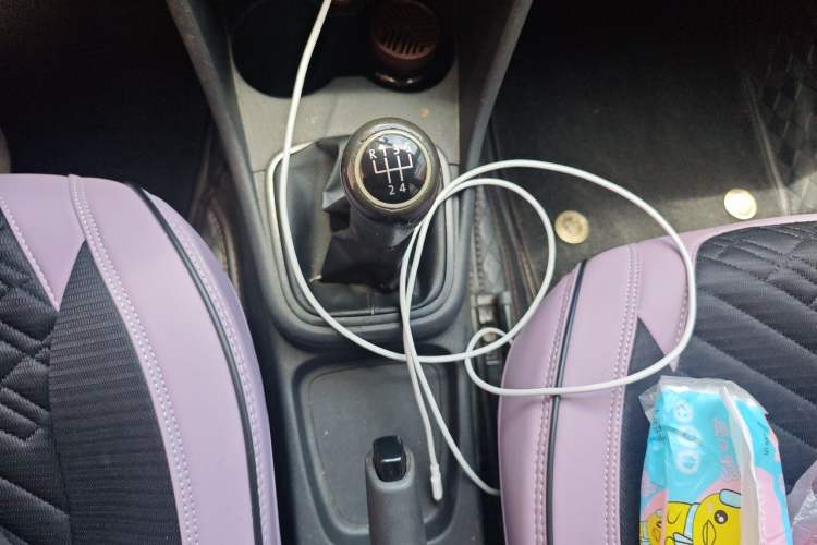 Used Volkswagen Polo 2013 1.4L Manual Fashion Edition Gear Lever