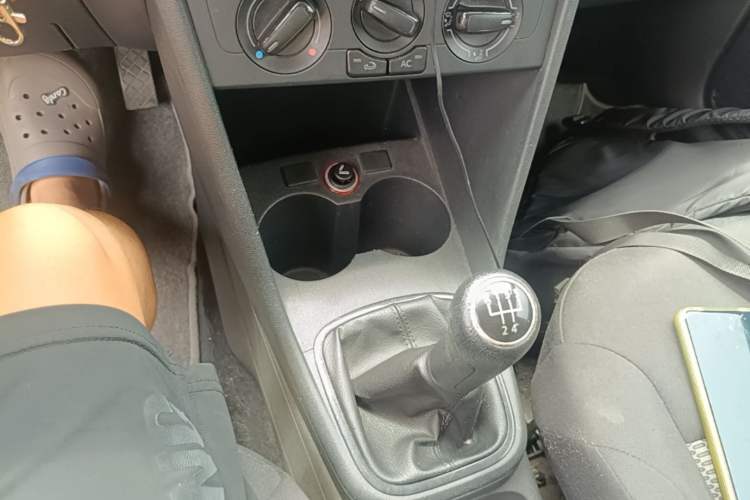 Used Volkswagen Polo 2013 1.4L Manual Fashion Edition Gear Lever