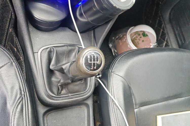 Used Volkswagen Polo 2013 1.4L Manual Fashion Edition Gear Lever