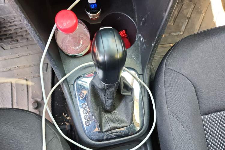 Used Volkswagen Polo 2013 1.6L Automatic Comfort Edition Gear Lever