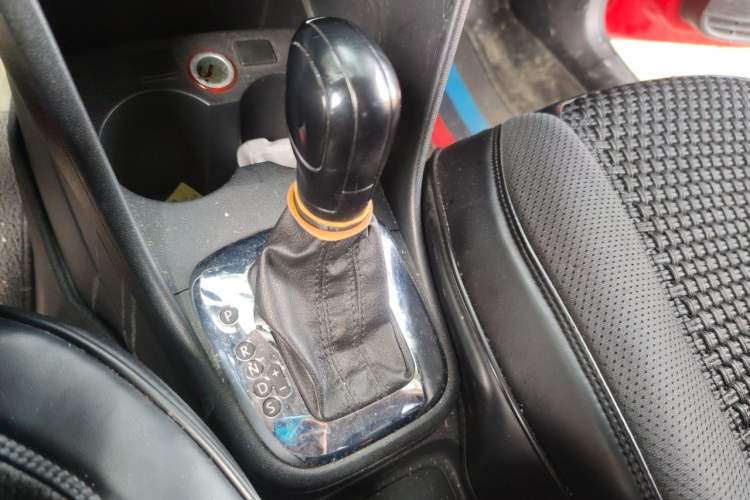 Used Volkswagen Polo 2013 1.4L Automatic Comfort Edition Gear Lever