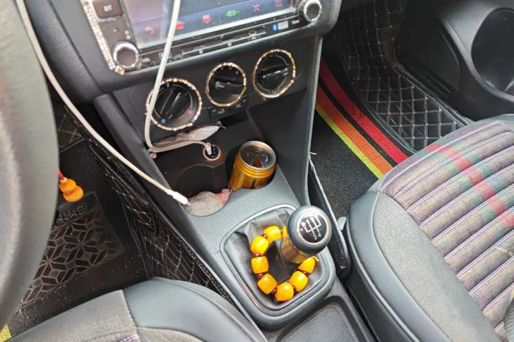 Used Volkswagen Polo 2013 1.4L Manual Fashion Edition Gear Lever