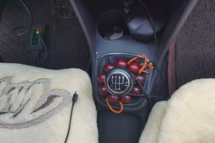 Used Volkswagen Polo 2013 1.4L Manual Fashion Edition Gear Lever