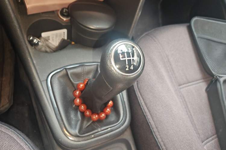 Used Volkswagen Polo 2013 1.4L Manual Fashion Edition Gear Lever