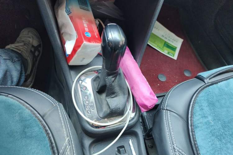 Used Volkswagen Polo 2013 1.4L Automatic Comfort Edition Gear Lever