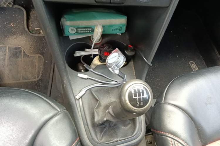 Used Volkswagen Polo 2013 1.4L Manual Fashion Edition Gear Lever