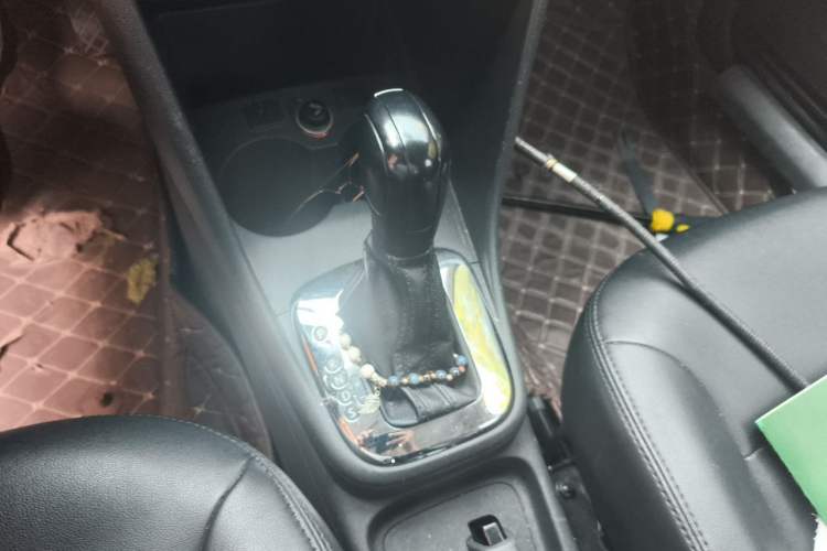 Used Volkswagen Polo 2013 1.4L Automatic Comfort Edition Gear Lever