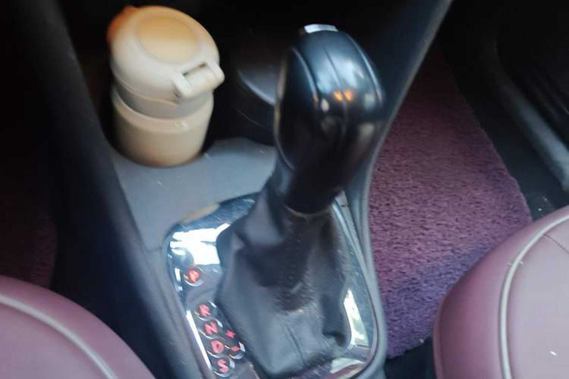 Used Volkswagen Polo 2013 1.6L Automatic Comfort Edition Gear Lever