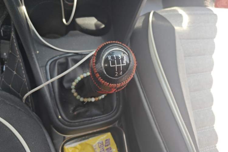 Used Volkswagen Polo 2013 1.4L Manual Fashion Edition Gear Lever