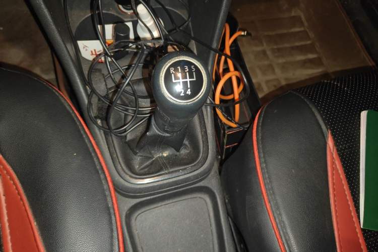 Used Volkswagen Polo 2013 1.4L Manual Fashion Edition Gear Lever