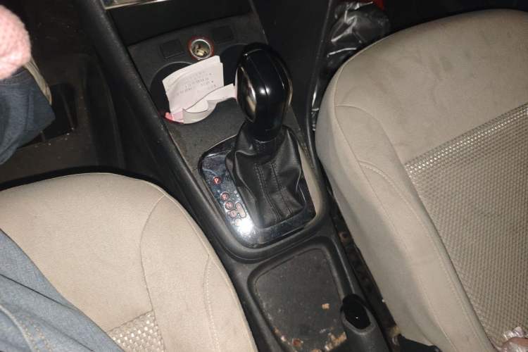 Used Volkswagen Polo 2013 1.4L Automatic Comfort Edition Gear Lever