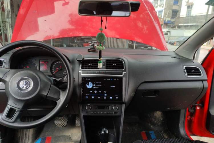 Used Volkswagen Polo 2013 1.4L Automatic Comfort Edition Headliner
