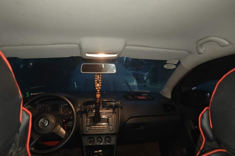 Used Volkswagen Polo 2013 1.4L Manual Fashion Edition Headliner