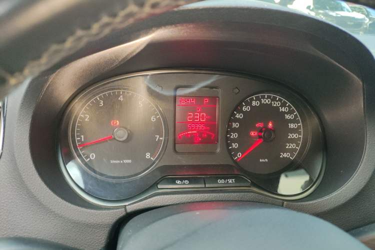 Used Volkswagen Polo 2013 1.6L Automatic Luxury Edition Instrument Cluster