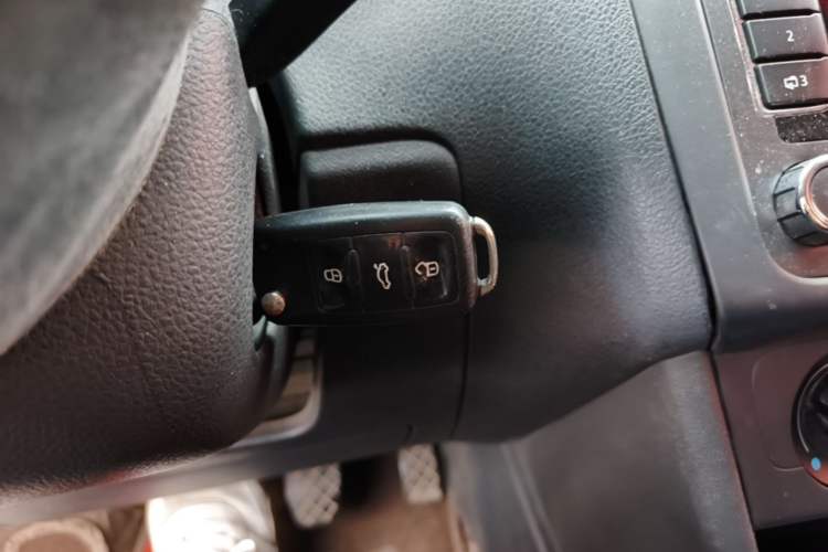 Used Volkswagen Polo 2013 1.4L Manual Fashion Edition Interior 1