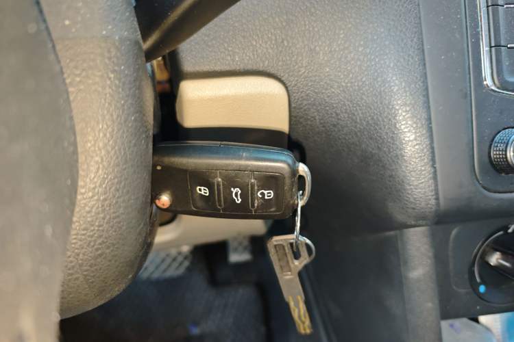 Used Volkswagen Polo 2013 1.6L Automatic Comfort Edition Interior 1