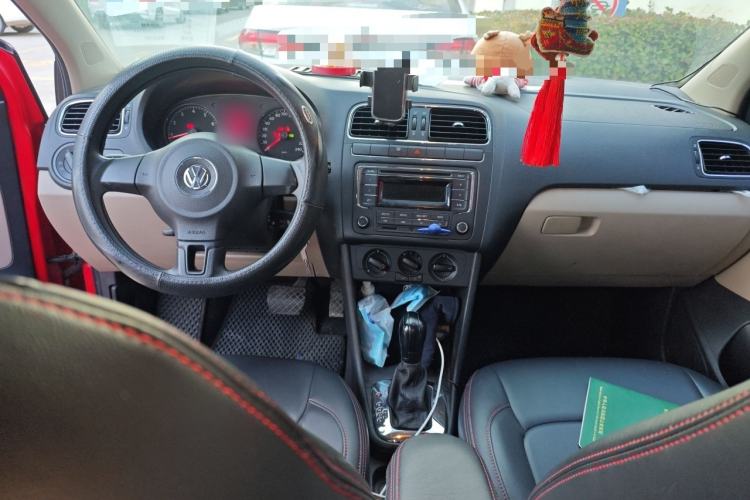 Used Volkswagen Polo 2013 1.6L Automatic Comfort Edition Interior 2