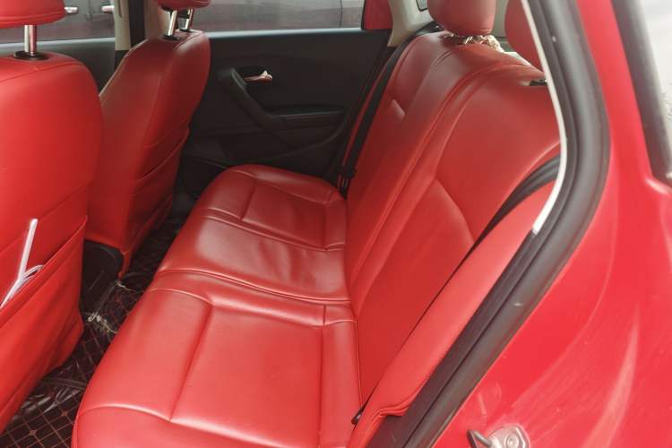Used Volkswagen Polo 2013 1.4L Automatic Comfort Edition Interior 4